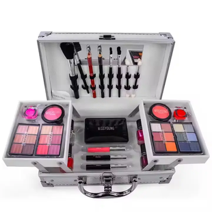 Набор женской косметики в подарочном чемодане MC1155 Makeup set Серебристый OptDropPof-G5283 фото