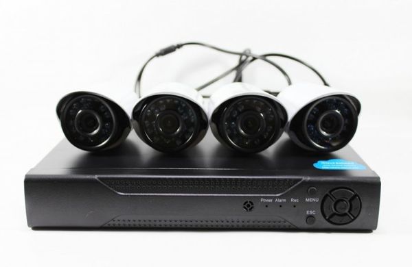 Комплект видеонаблюдения UKC DVR KIT 520, 4 камеры AHD уличные 4 mp + регистратор + кабель подключения + мышка spar-6932 фото